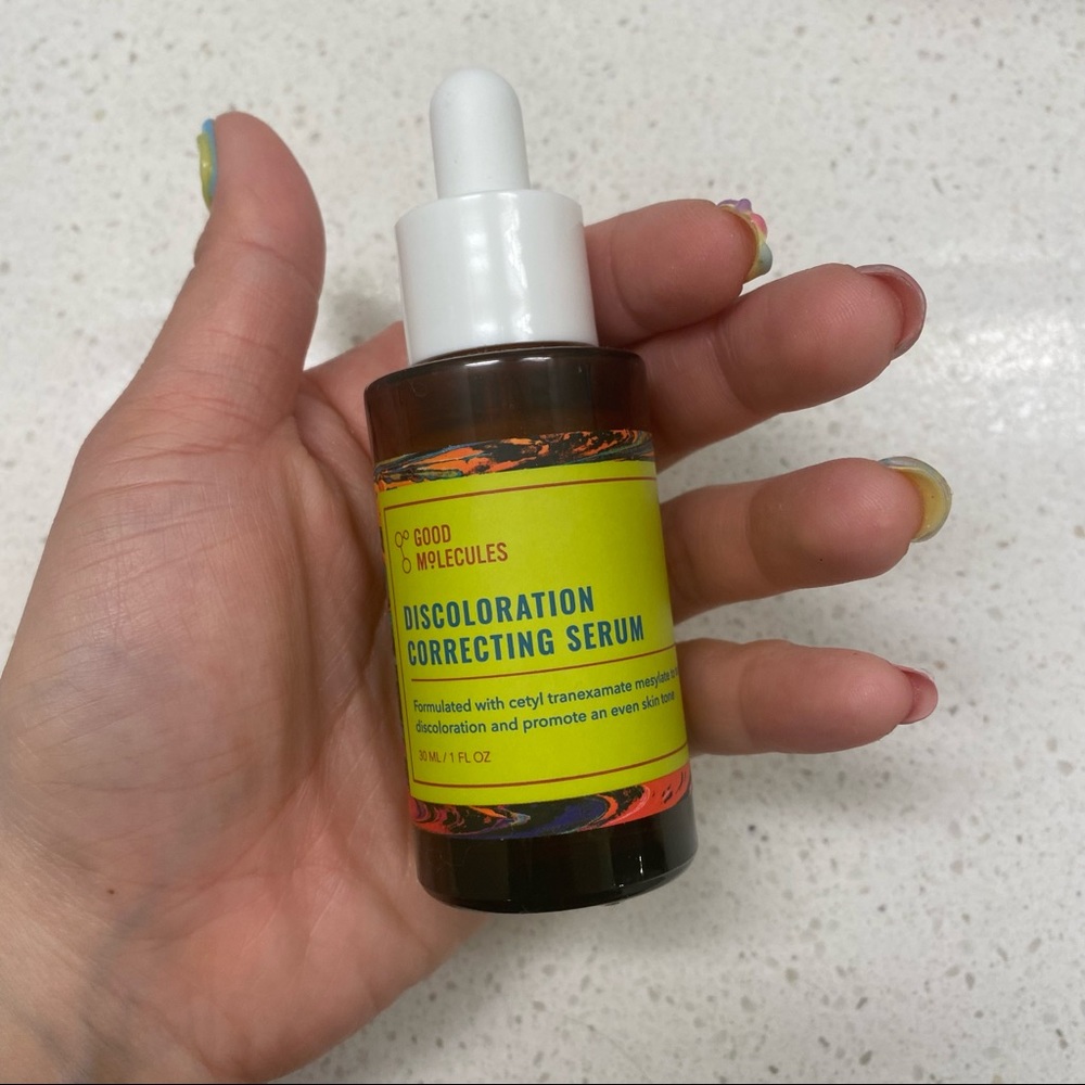 Good Morecules serum discoloration correcting and daily brightening